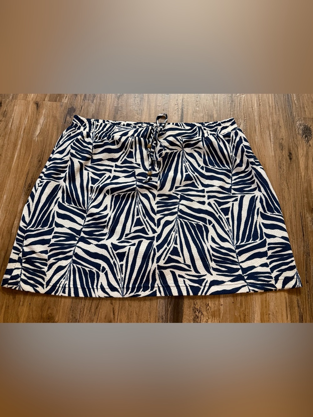 Soho Navy Blue & White Tropical Hawaiian Vacation Women's Skort Skirt Shorts
